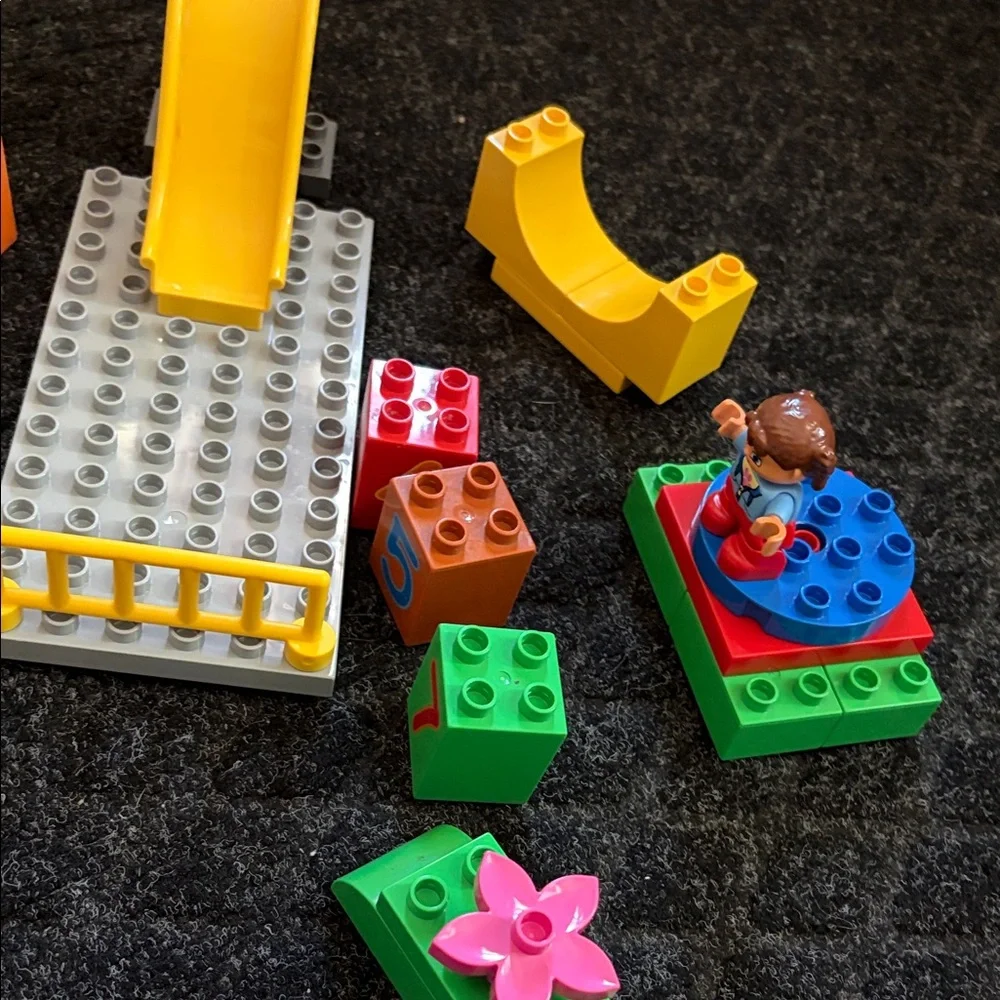Lego Duplo Block Set Yellow Slide And Merry Go Round With Two figures
